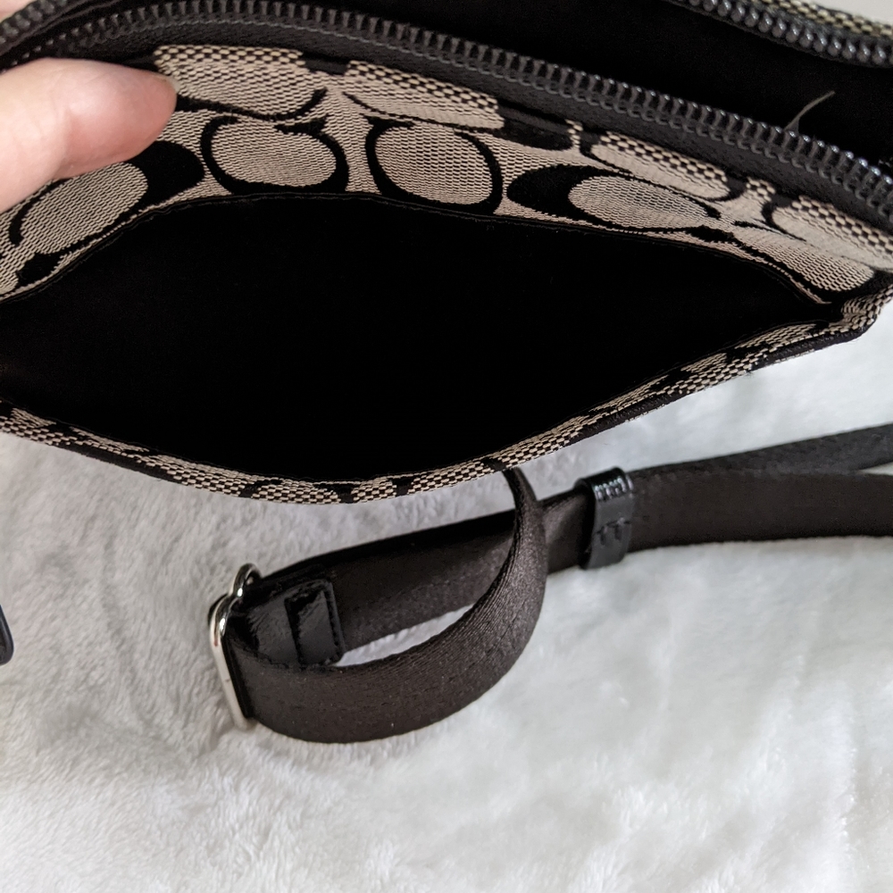 Coach Signature Canvas Swing Pack - image 6